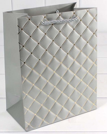 Пакет подарочный 'Ромб' серебряный 14~20~8 210г 1;20 300391G;3